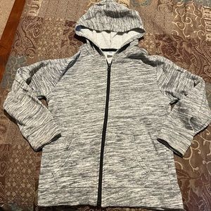 Kids bundle! 1 sweatshirt, 2 lounge pants and pajama set. Misc sizes